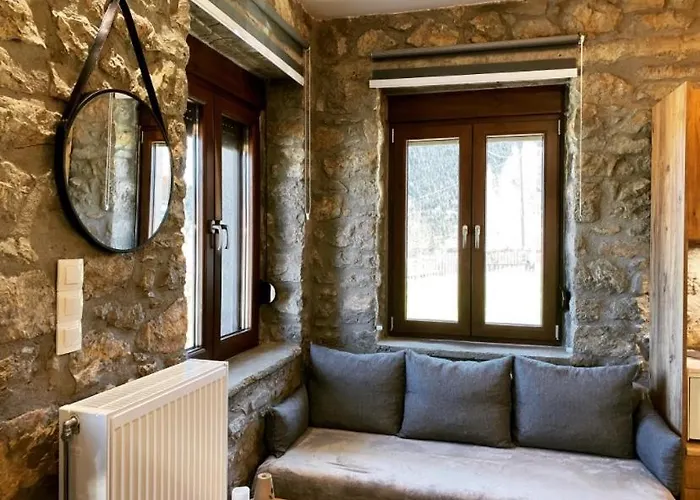 Nyaraló χαρουλα